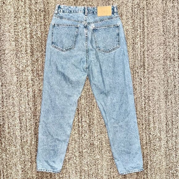 ZARA Women's Mid Rise Light Denim Blue Relaxed Jeans Size 4 - Picture 12 of 12